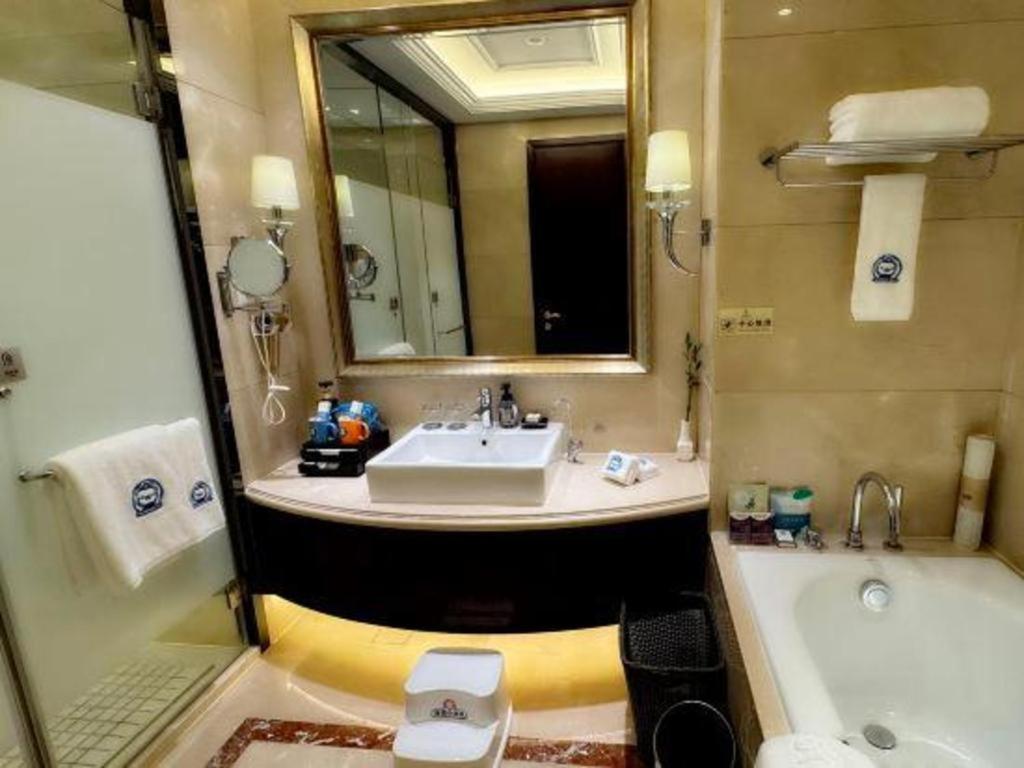 Linyi Blue Horizon International Hotel Yi He Kültér fotó